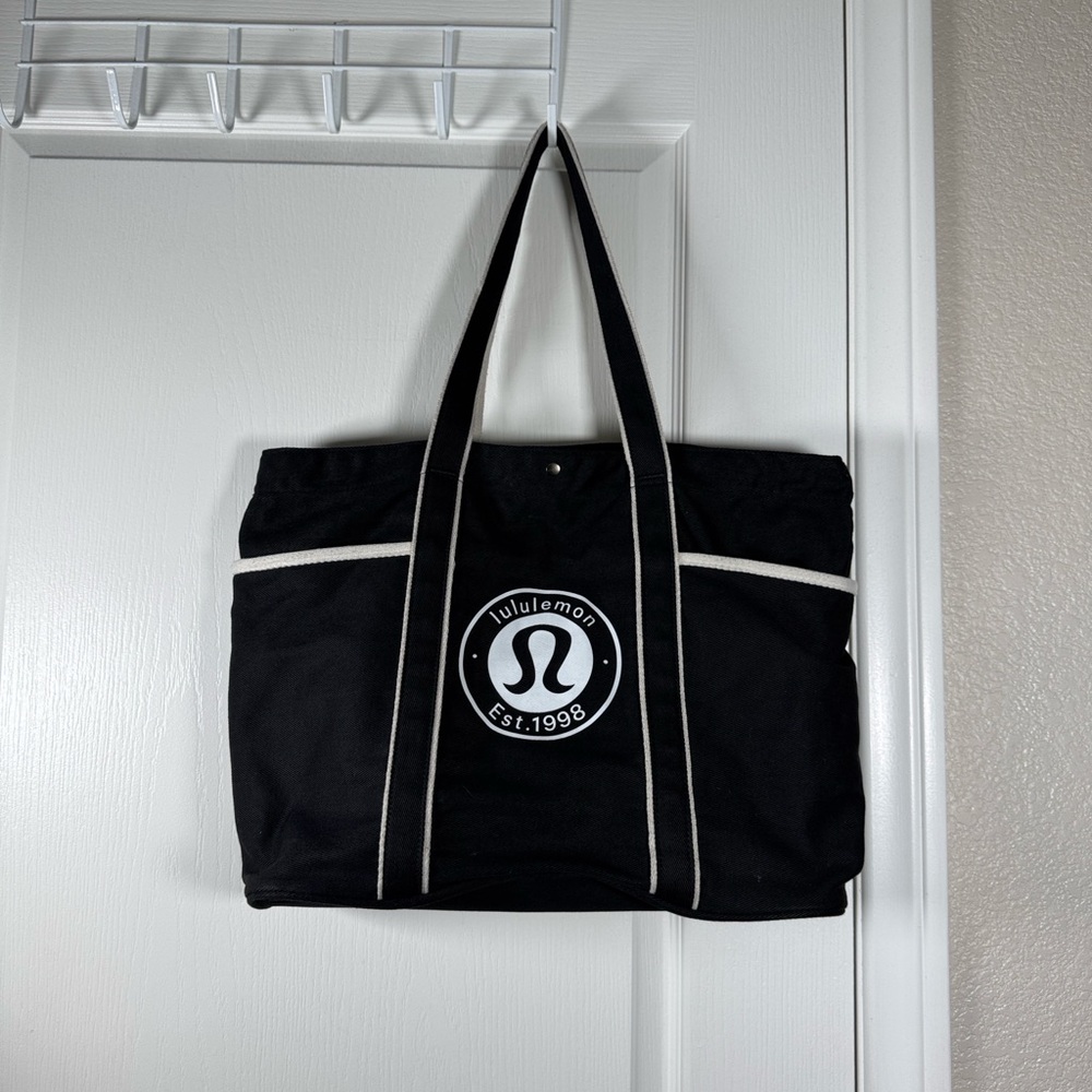 Lululemon Black White Daily Multi-Pocket Canvas Tote Bag 20L EUC